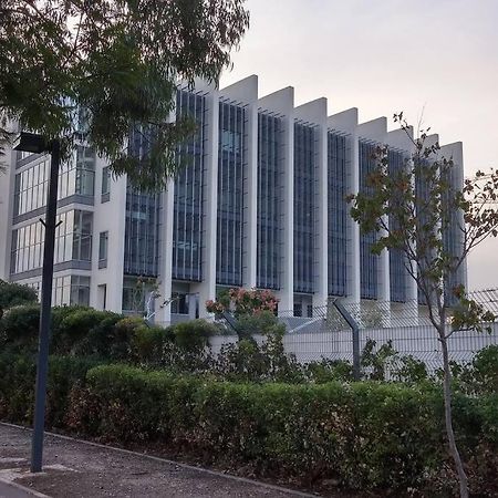 Studio In Herzliya, Near Idc & Park Екстер'єр фото